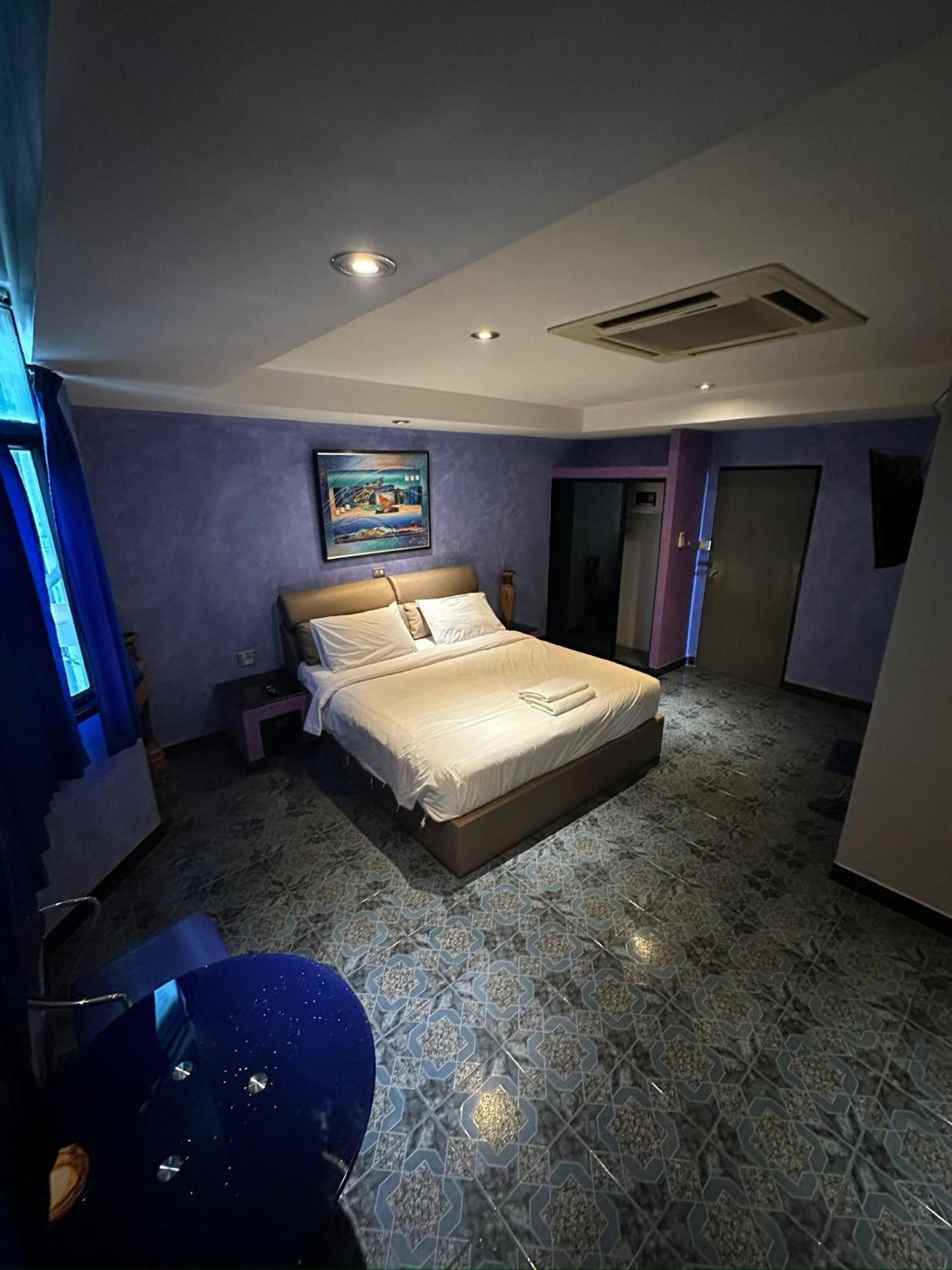 Koenig Hotel Pattaya Near Walking Street Екстериор снимка